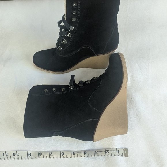 KELSI DAGGER Faux Shearling Lace-up Ankle Wedge Boots 6.5 - Picture 9 of 9